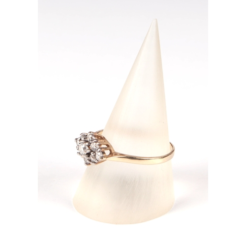 621 - A 9ct gold dress ring, approx UK size O, 1.9g