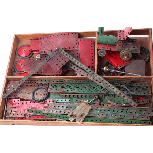 355 - A large quantity of vintage Meccano.