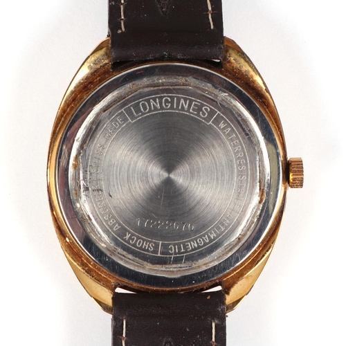 469 - A 1970s gentleman's Longines Conquest wrist watch, numbered 17222670, in original box.