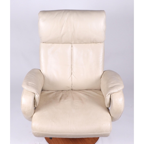 811 - A pair of Himolla Mosel leather reclining chairs (2)