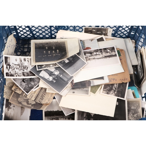 45 - A collection of ephemera relating to HRH Queen Elizabeth II, including newspapers commemorating the ... 