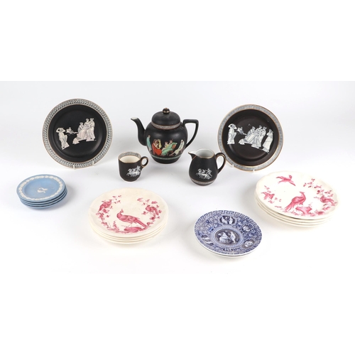 187 - A small collection of mixed ceramic items to include a pair of Royal Worcester creamware table salts... 