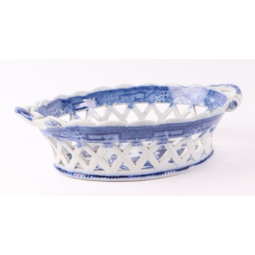 188 - An early Spode blue & white chestnut basket decorated with a chinoiserie scene, 21cms wide; together... 