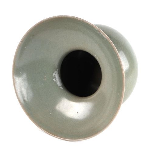 467 - A Chinese crackleware celadon glaze spittoon or vase, 11cms high.