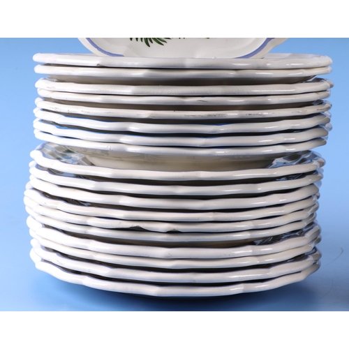 324 - A large quantity of Gien, France, dinner and tea wares to include tureens, dinner plates, side plate... 