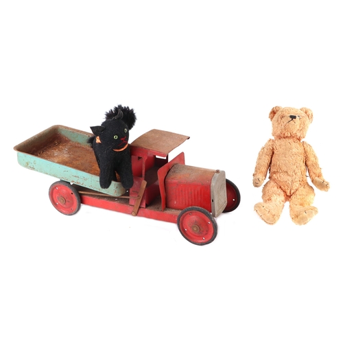 439 - A quantity of vintage tinplate and other toys to include Tri-ang Lines Bros tipper truck, other truc... 