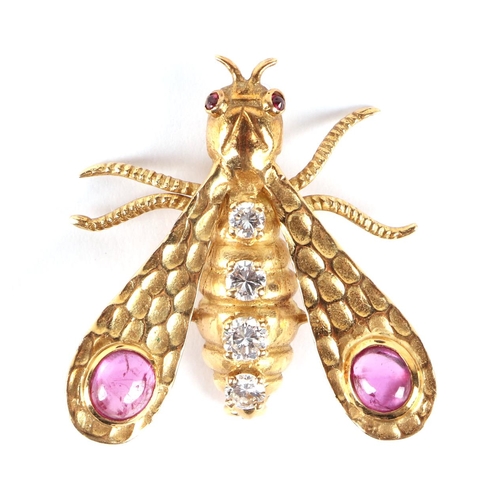 562 - An 18ct gold bee brooch by Chaumet (France), circa 1970, the body set with four diamonds, the wings ... 