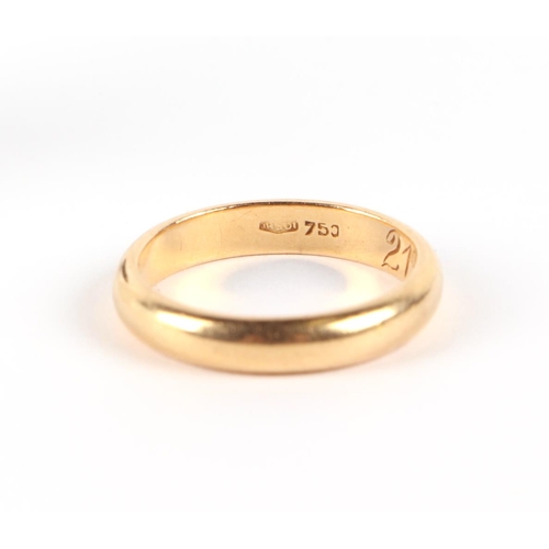 566 - An 18ct gold wedding band, approx UK size P, 5.6g.