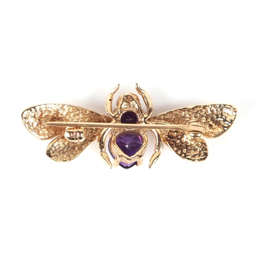 602 - A 9ct gold amethyst set brooch in the form of a bee; together with a 9ct gold amethyst set pendant 4... 