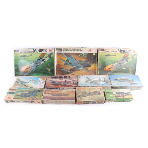 287 - A group of Airfix and similar model aeroplane kits