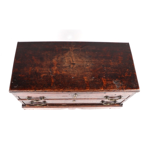 2533 - A George III and later oak table top collectors chest with lift-up top revealing a fitted interior a... 