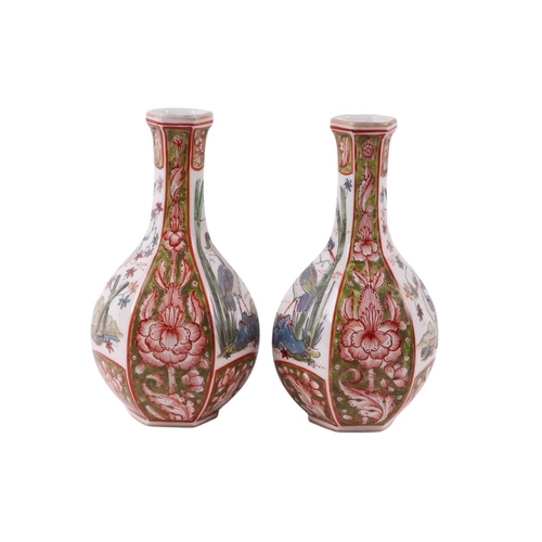 41 - A pair of French Samson / Chantilly vases decorated in the Oriental style with birds and flowers, 21... 