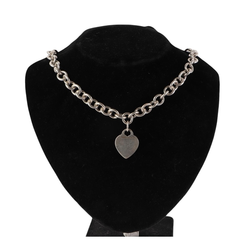 478 - A Tiffany & Co 925 silver necklace with heart pendant, 70g.