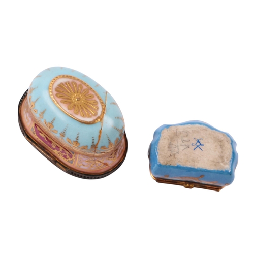 54 - A continental porcelain snuff box, the lid decorated with a recumbent lady reading a book, the inter... 