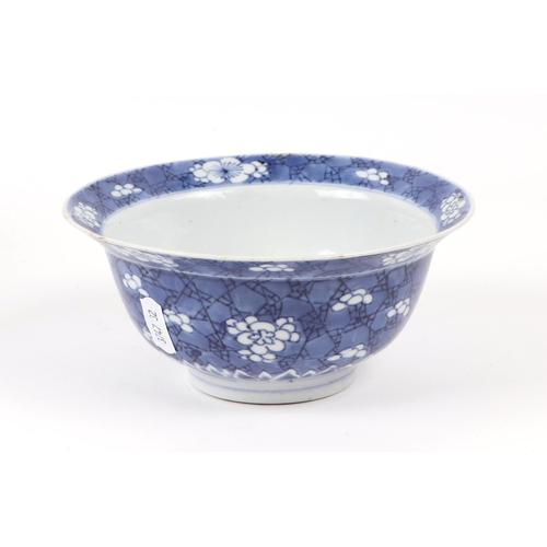 673 - A Chinese blue & white bowl decorated with dragons, 20cms diameter; together with a Chinese blue & w... 