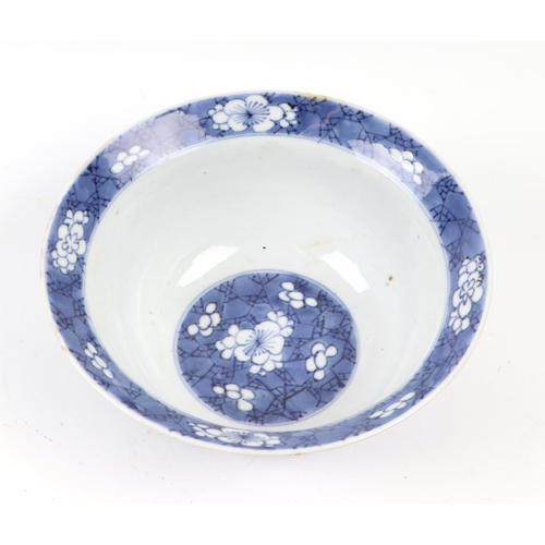 673 - A Chinese blue & white bowl decorated with dragons, 20cms diameter; together with a Chinese blue & w... 