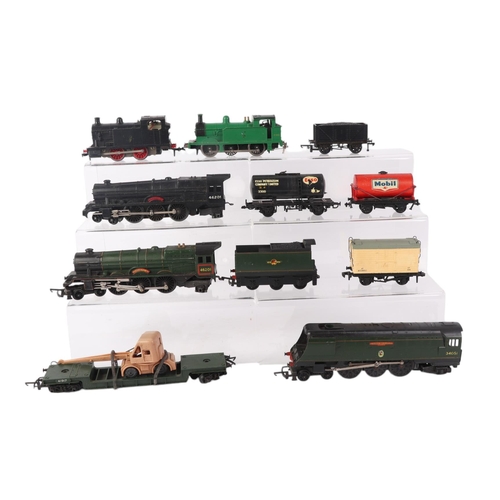 78 - A quantity of Hornby Dublo locomotives and rolling stock; together with a quantity of Tri-ang railwa... 