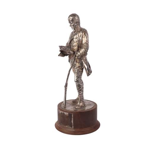 819 - American War of Independence interest:  A silver plated figural group depicting a Frontier Soldier h... 