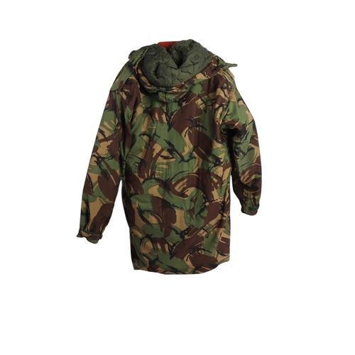 100 - Falklands War era DPM camouflage combat Parka with quilted liner and 7 1/8th cap (ref: YSO).