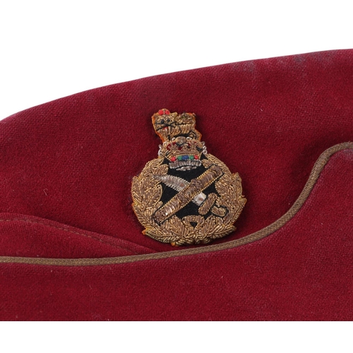 141 - Royal Hussars Lieutenant Generals' Cold War Era rank slides and s7 Field Service side hat (ref: YRR)... 