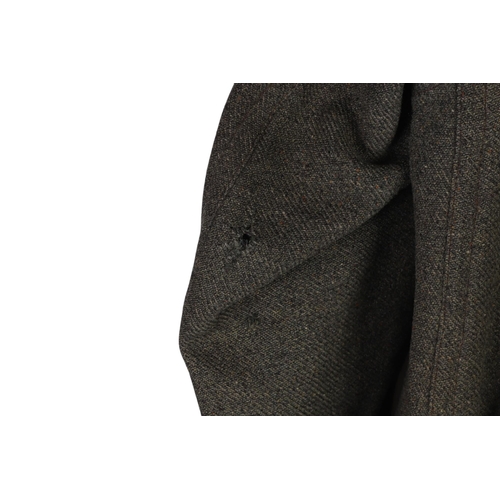 177 - A 1905 Savile Row tweed motoring overcoat (ref: YKA). Condition Report                           dry... 