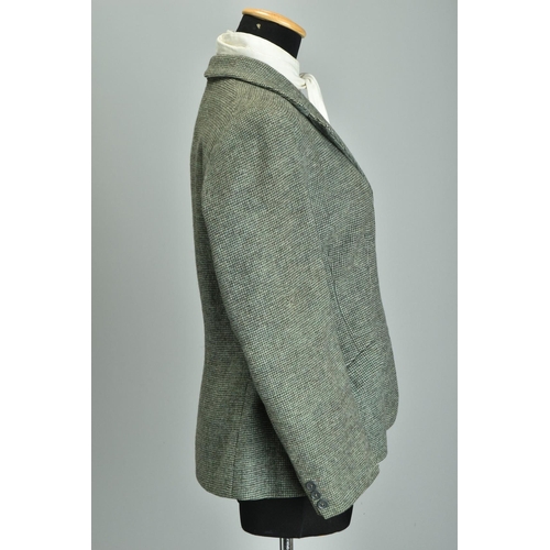 187 - A traditional riding style ladies' 1950s tweed jacket (ref: YDK).  Condition Report                 ... 