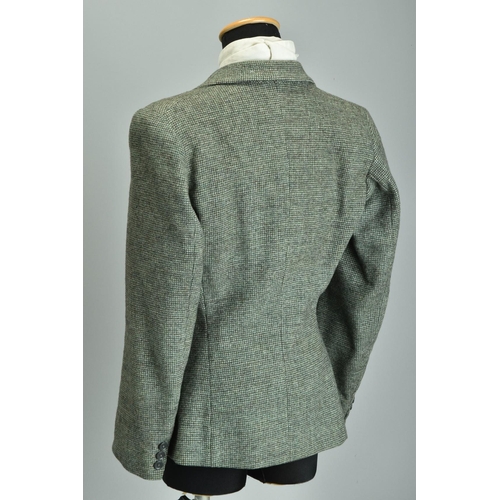 187 - A traditional riding style ladies' 1950s tweed jacket (ref: YDK).  Condition Report                 ... 