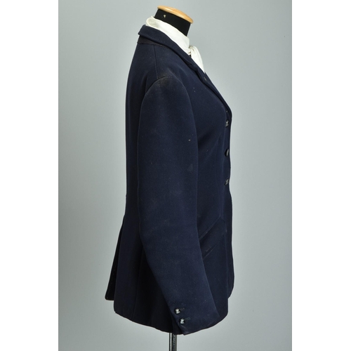 188 - A ladies Bernard Weatherill Savile Row hunt coat (ref: YIU).