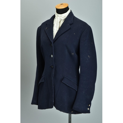 188 - A ladies Bernard Weatherill Savile Row hunt coat (ref: YIU).