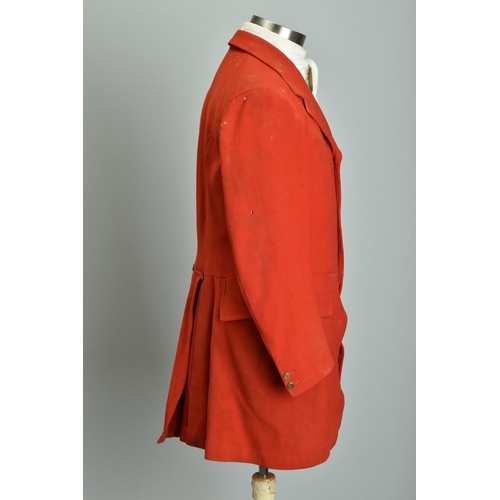 199 - A 1930s Reakes Savile Row tailored foxhunting field coat (ref: WCV).