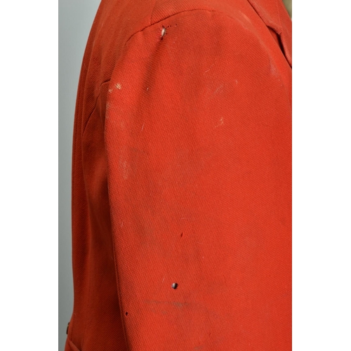 199 - A 1930s Reakes Savile Row tailored foxhunting field coat (ref: WCV).