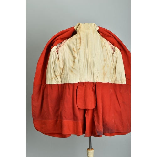 199 - A 1930s Reakes Savile Row tailored foxhunting field coat (ref: WCV).