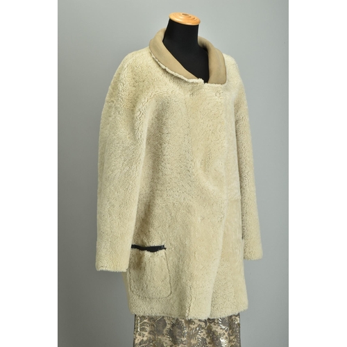 240 - A fine quality 1970s sheepskin coat (ref: YHC). Condition ReportExcellent condition