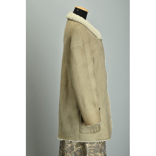 240 - A fine quality 1970s sheepskin coat (ref: YHC). Condition ReportExcellent condition