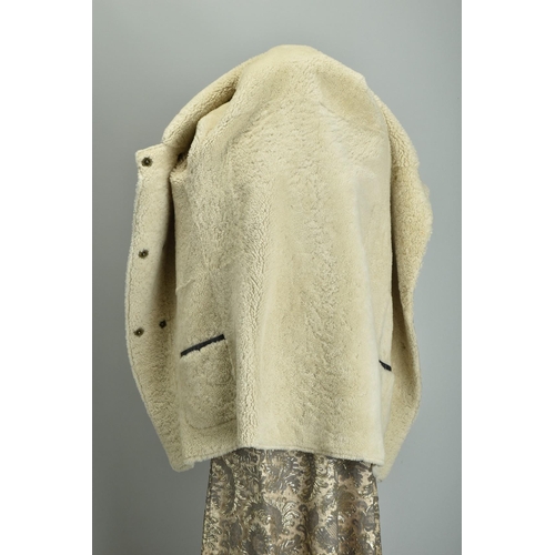 240 - A fine quality 1970s sheepskin coat (ref: YHC). Condition ReportExcellent condition