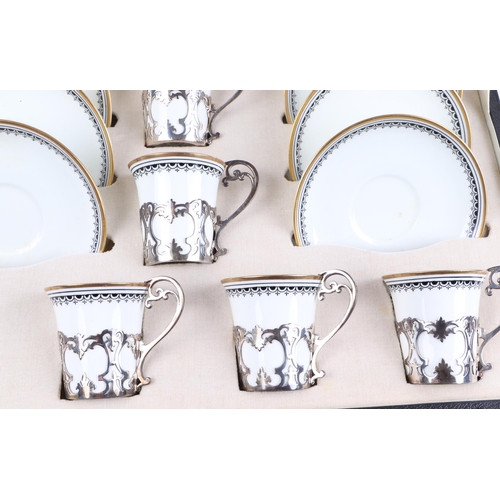 390 - A silver mounted Ainsley part coffee service, pattern no. 3472, boxed, weighable silver approx 105gm... 