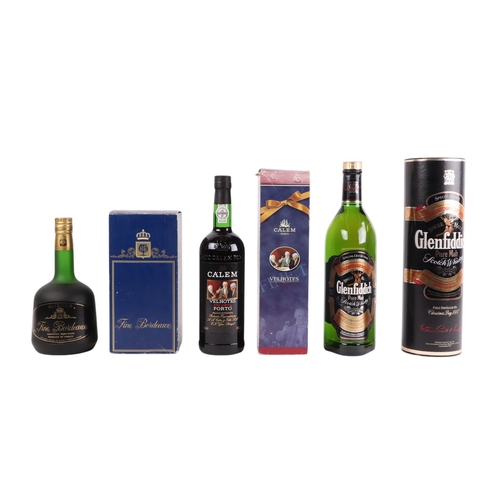 585 - A bottle of single malt Glenfiddich Scotch whisky; together with a bottle of Alienor Fine Bordeaux; ... 