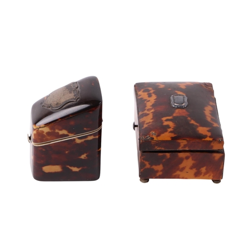 601 - Two Victorian tortoiseshell trinket boxes, one with blank silver cartouche, 7cms and 3.5cms wide (2)... 