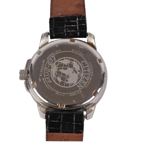 635 - A gentleman's Citizen Eco-Drive WR100 wristwatch with black face and day / date aperture.