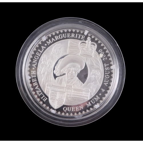 692 - A Republic of Zambia 100 Years Queen Mother 3kg silver commemorative coin, boxed.