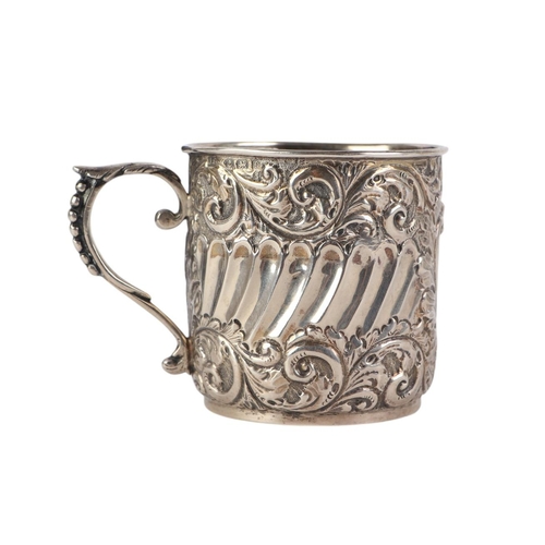 737 - An Edwardian silver christening tankard, Birmingham 1905, 61g.