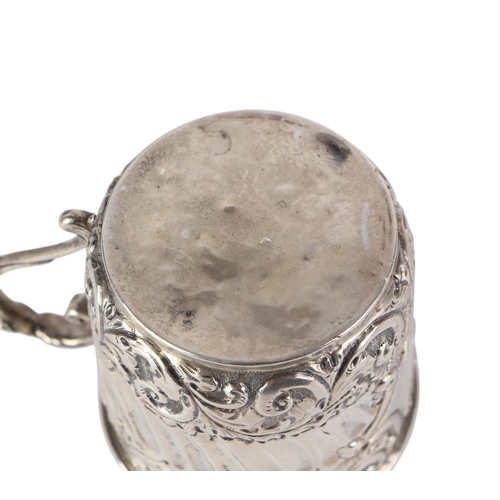 737 - An Edwardian silver christening tankard, Birmingham 1905, 61g.