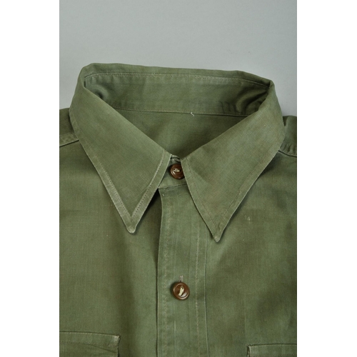 78 - WWII Canadian Army field uniform olive green shirt (ref: WIH).