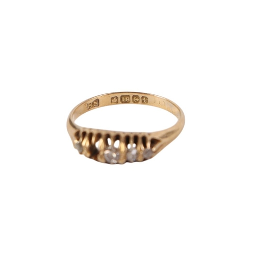 840 - An 18ct gold diamond ring, approx UK size N, 2.8g; together with a 9ct gold and platinum three-stone... 