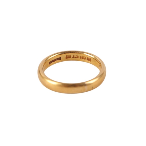 841 - A 22ct gold wedding band, approx UK size N, 6.1g; together with a 22ct gold wedding band, approx UK ... 