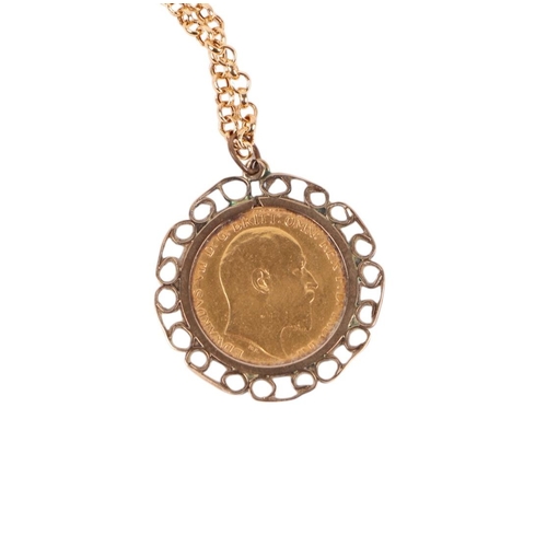 850 - An Edward VII half sovereign 1909 pendant on a 9ct gold chain, 8.1g.