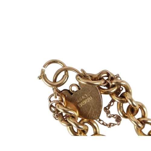 859 - An 18ct gold bracelet with padlock clasp, 32.3g.