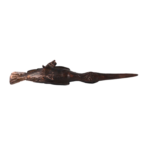 899 - A Chinese bronze kingfisher figure brush rest or pen stand, 12.5cms long.