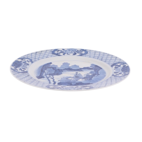 958 - A Chinese blue & white plate decorated with temple lions, 28cms diameter; together with a Chinese bl... 