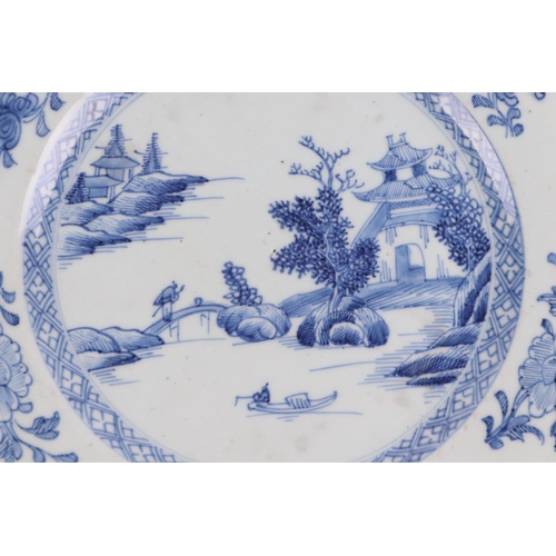 958 - A Chinese blue & white plate decorated with temple lions, 28cms diameter; together with a Chinese bl... 